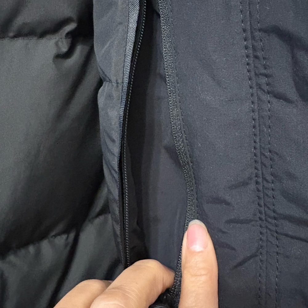 The North Face W Artic Parka TNF Blak Jacket with White Logo - Picture 6 of 10
